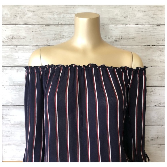 Guess ♥️ Off/Cold Shoulder Striped Blouse - Picture 2 of 10
